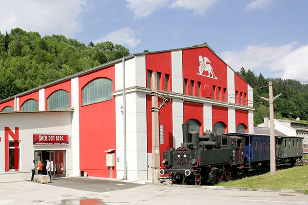 Exterior view of the South Railway Museum, locomotive at the entrance.